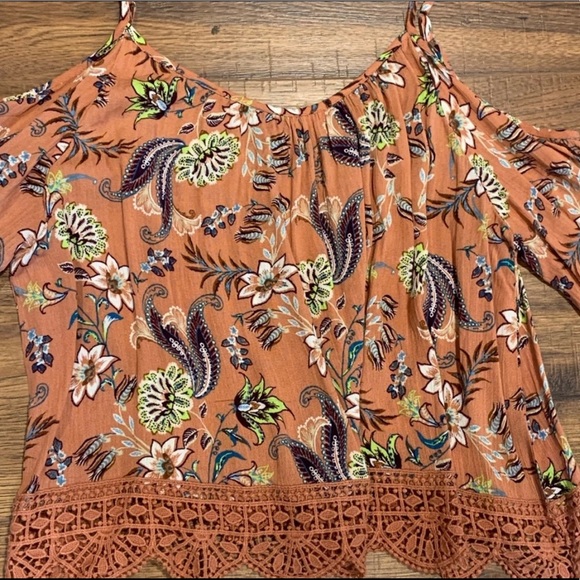 Floral Off the Shoulder Blouse - Picture 4 of 5